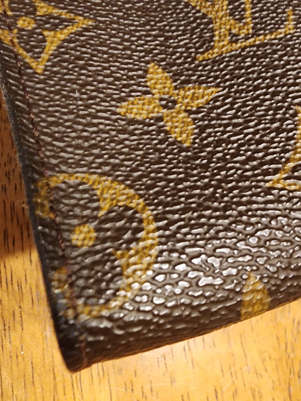 Louis Vuitton Monogram Toiletry Pouch 15 made of canvas. - Picture 15 of 16
